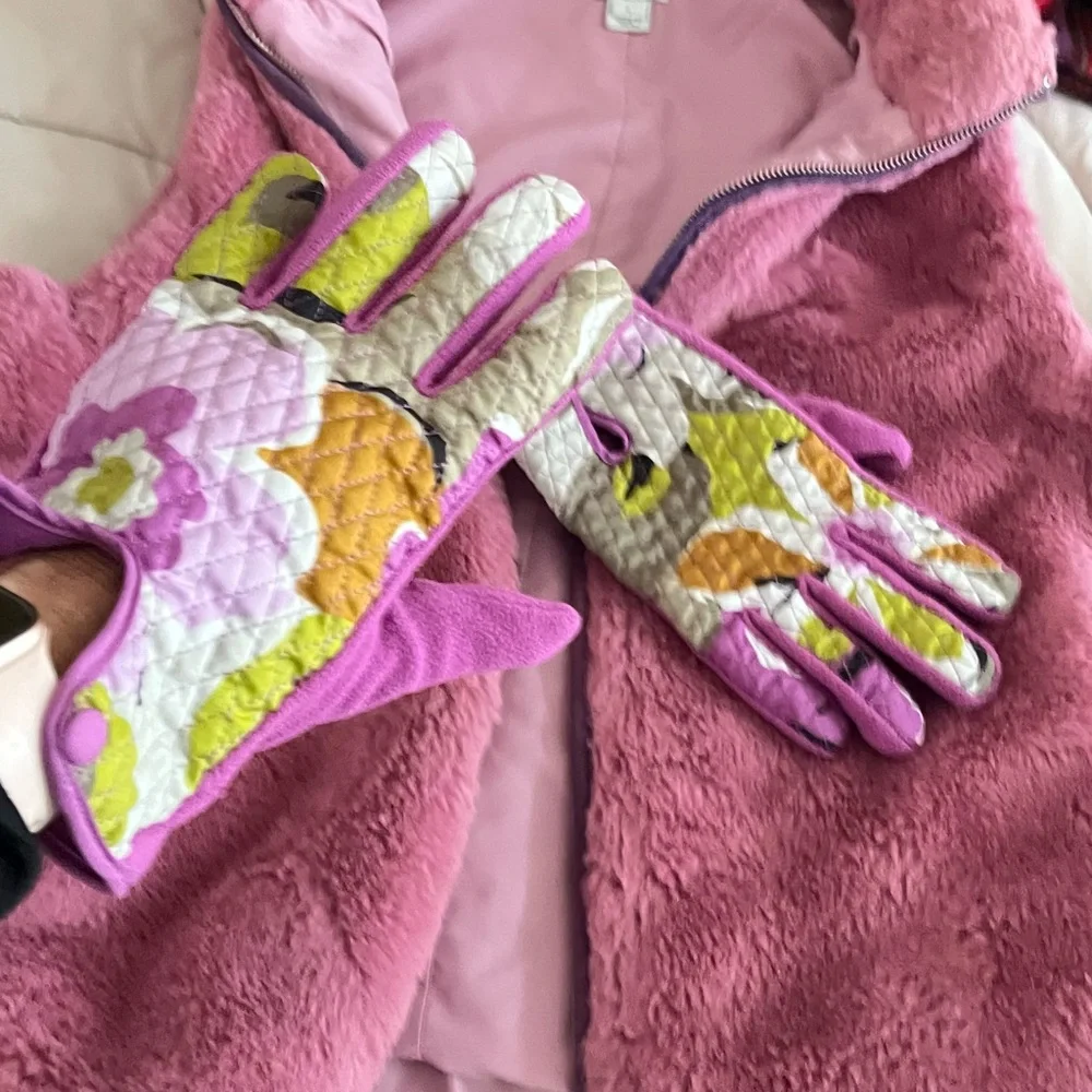 Vera Bradley Pink Green Floral Gloves